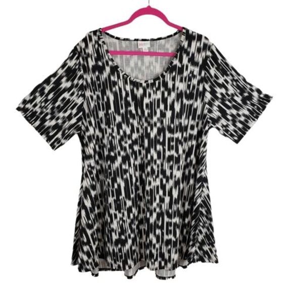black & white geometric stripe flowy top / soft scoop-neck tee – women’s 3XL - Picture 1 of 7